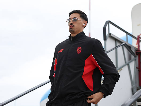 AC Milan Santai Tanggapi Tawaran Manchester City untuk Tijjani Reijnders