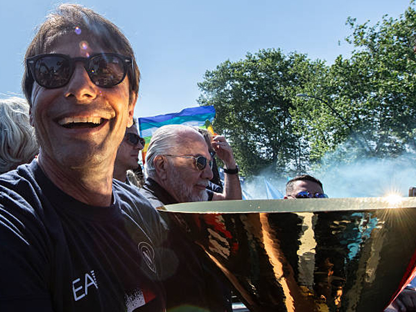 Bidik Target Lebih Tinggi di Napoli, Antonio Conte Mantap Bertahan