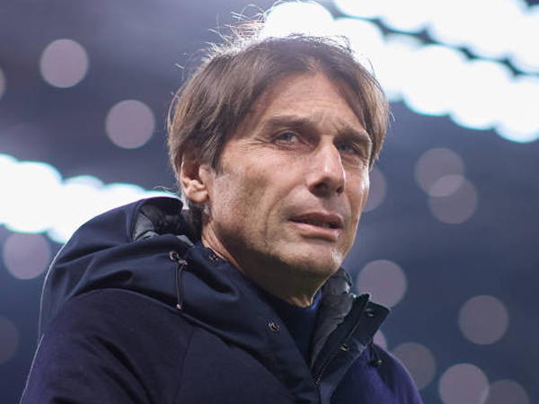 Janji Investasi Buat Antonio Conte Bertahan di Napoli