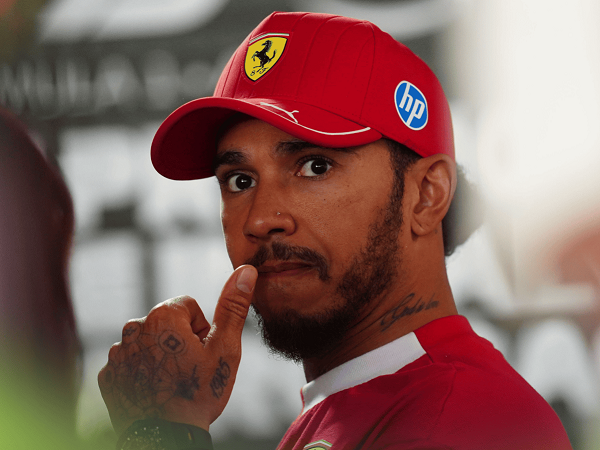 Lewis Hamilton klaim hubungannya dengan Riccardo Adami baik-baik saja.