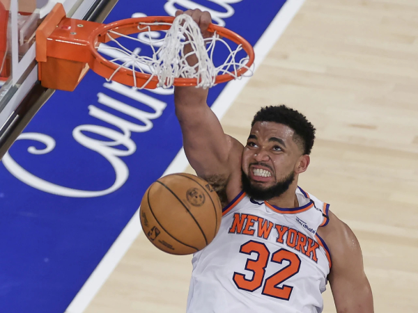Karl-Anthony Towns mencetak 24 poin dan 13 rebound untuk membantu New York Knicks menangkan Game 5 final Wilayah Timur. (Foto: AP)