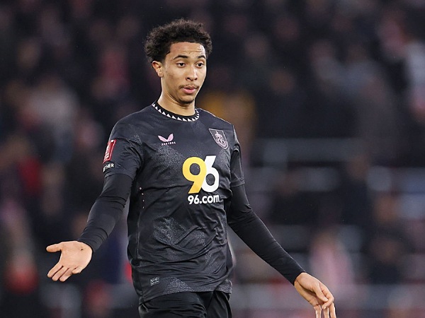 Bashir Humphreys gabung Burnley secara permanen
