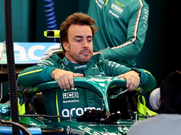 Adrian Newey dianggap Fernando Alonso buat Aston Martin jadi lebih baik.