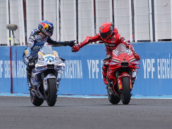 Marc Marquez senang bisa berduel melawan sang adik.