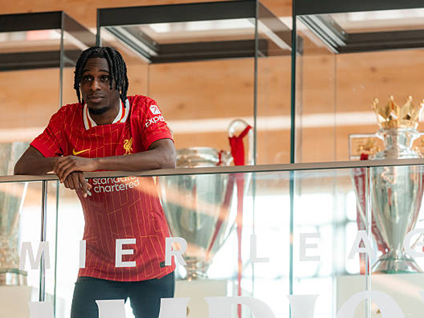 Resmi ke Liverpool, Jeremie Frimpong Terpesona Oleh Atmosfer Anfield