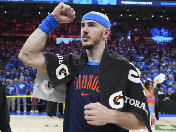 Di usia 31 tahun, Alex Caruso adalah pemain tertua di tim OKC Thunder yang memiliki rata-rata usia 25,56 tahun. (Foto: AP)