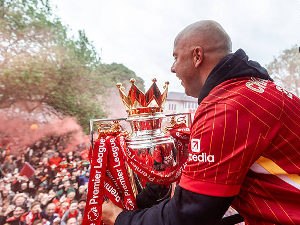 Arne Slot dan Suporter Jadi Magnet Liverpool Gaet Pemain