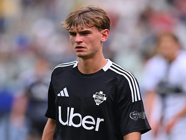 Nico Paz Tanggapi Rumor Kembali ke Real Madrid