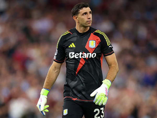 Emiliano Martinez.