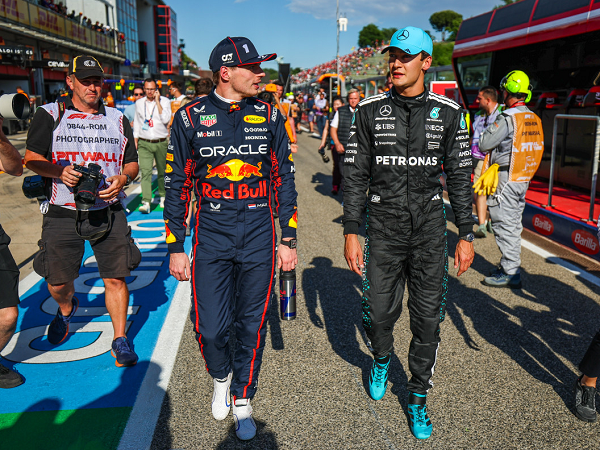 George Russell frustasi ditabrak Max Verstappen di GP Spanyol.