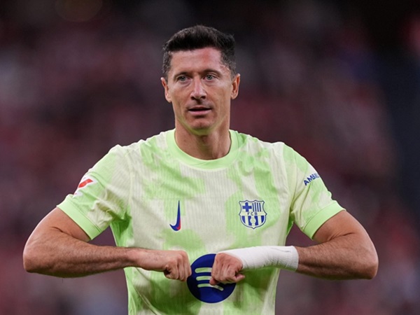 Robert Lewandowski Tehaskan Akan Bertahan Musim Depan