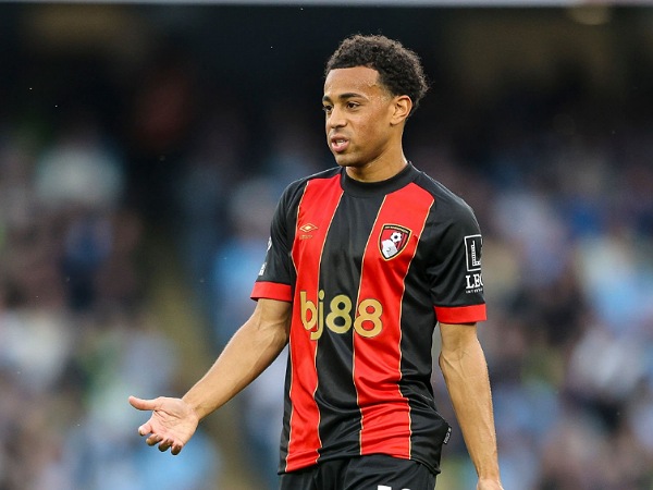 Gelandang Bournemouth, Tyler Adams