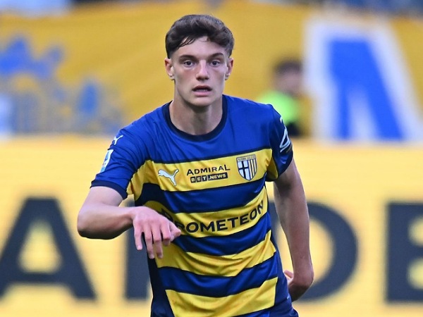 Arsenal membidik bek muda Parma, Giovanni Leoni