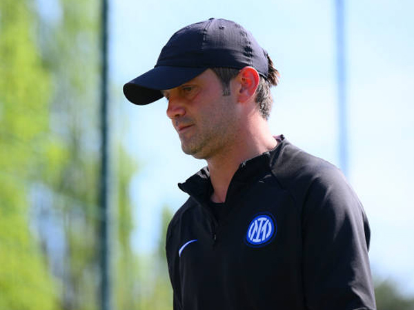 Cristian Chivu Selangkah Lagi Jadi Pelatih Baru Inter Milan