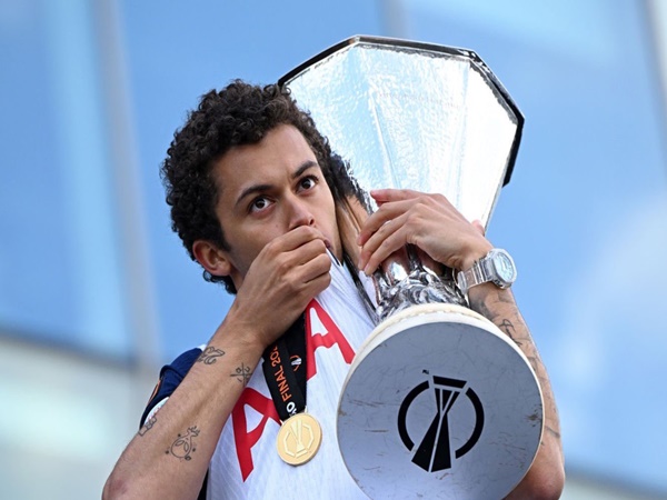 Davies tentang Johnson