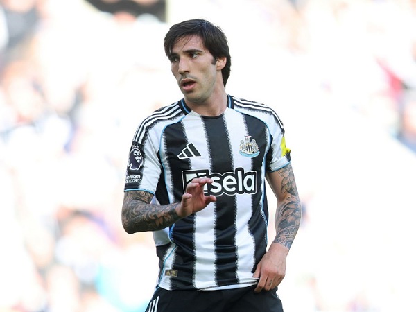 Gelandang Newcastle United, Sandro Tonali