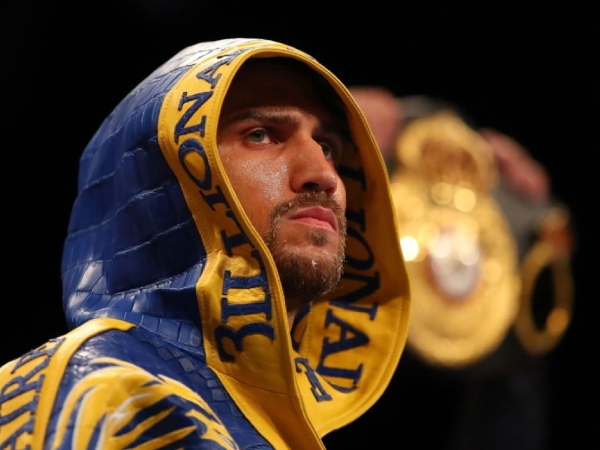 Vasiliy Lomachenko menutup karier profesionalnya dengan rekor 18 kemenangan, 3 kekalahan, dan 12 kemenangan KO. (Foto: Fight TV)