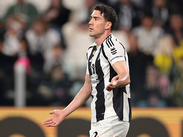 Fenerbahce Berniat Ajukan Tawaran untuk Dusan Vlahovic