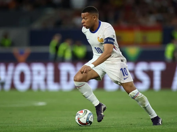 Jerome Rothen Mengkritik Penampilan Kylian Mbappe