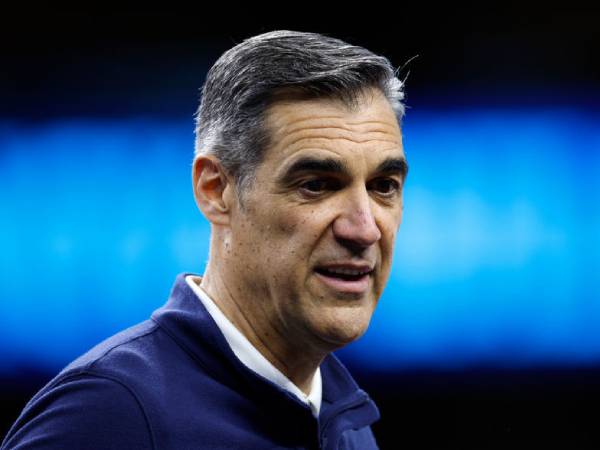 Mantan pelatih Villanova, Jay Wright, yang telah lama dianggap sebagai orang yang cocok untuk franchise ini karena hubungannya dengan presiden New York Knicks, Leon Rose. (Foto: AP)