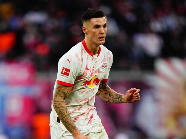 Benjamin Sesko diperebutkan Arsenal dan Chelsea