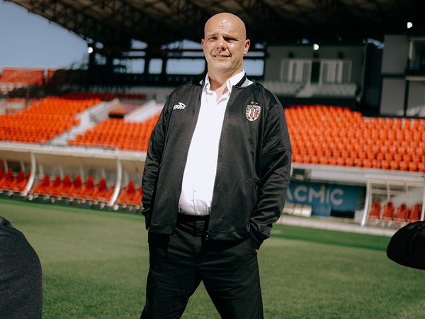 Pelatih anyar Bali United, Johnny Jansen