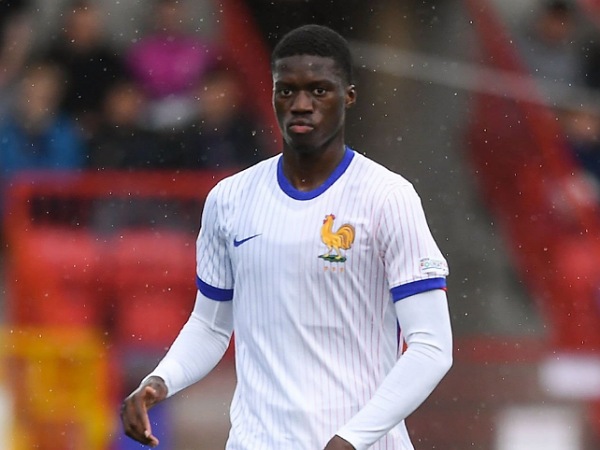 Chelsea mendatangkan Mamadou Sarr dari Strasbourg
