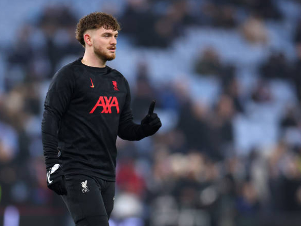 Ingin Berkembang, Harvey Elliott Ragu Bertahan di Liverpool