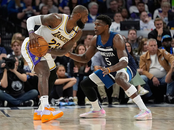 LeBron James bicara soal cedera MCL-nya yang sudah semakin membaik.