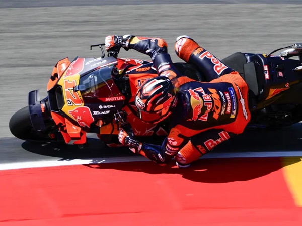 Maverick Vinales Patahkan Dominasi Marc Marquez dalam Uji Coba