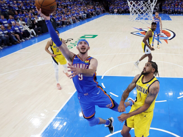 Kini berusia 31 tahun, Alex Caruso kembali sebagai pemain berpengalaman di antara inti muda Thunder. (Foto: AP)