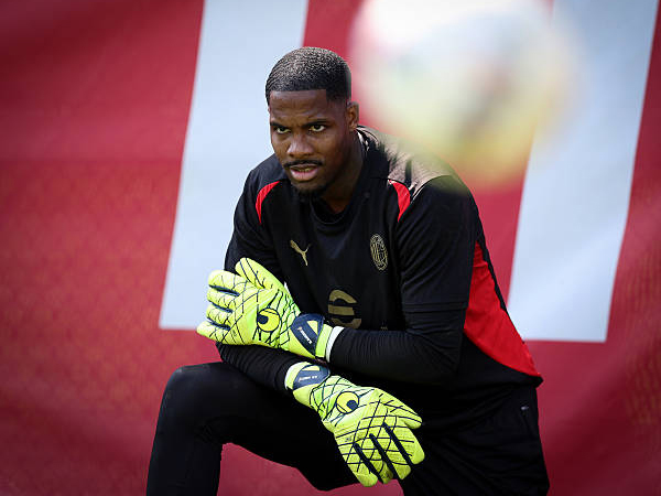 Situasi Kontrak Buat Frustrasi, Mike Maignan Mantap Pindah ke Chelsea