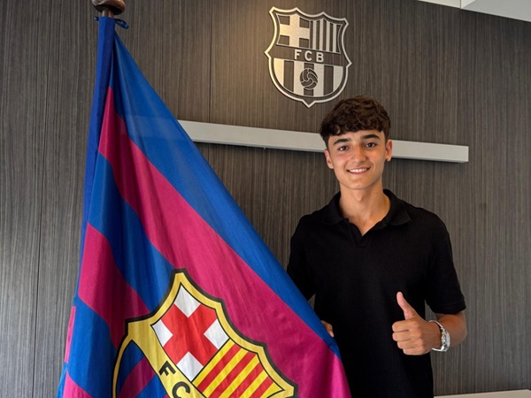 Barcelona Secara Resmi Konfirmasi Perpanjangan Kontrak Bek Muda