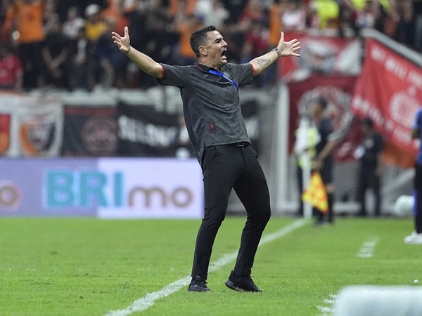 Carlos Pena resmi ditunjuk sebagai pelatih Persita Tangerang