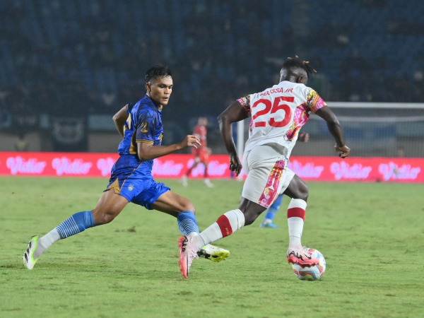 Rachmat Irianto dengan berat hati harus meninggalkan Persib karena ingin dekat dengan keluarga