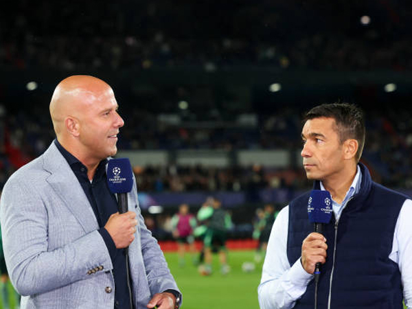 Giovanni van Bronckhorst Akan Jadi Asisten Baru Arne Slot di Liverpool