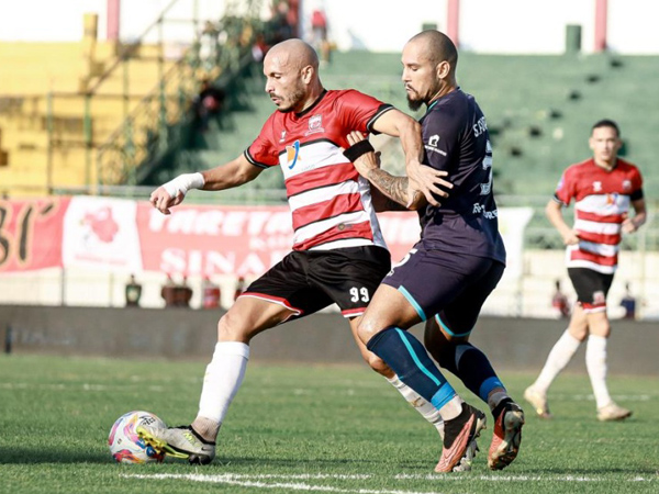 Penyerang asal Spanyol, Youssef Ezzejjari resmi dilepas Madura United