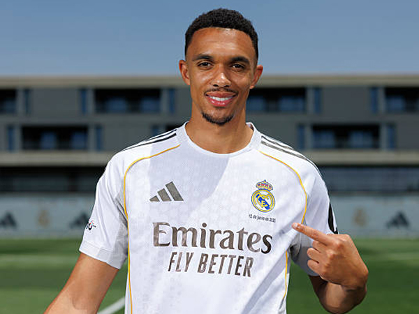 Trent Alexander-Arnold Klarifikasi Pernyataannya Soal Real Madrid