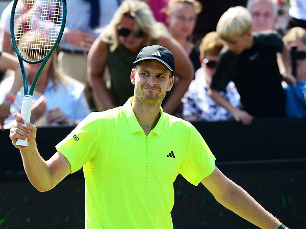 Kandas Di Queen's Club, Emma Raducanu Tepis Kekhawatiran Seputar Cedera Punggung