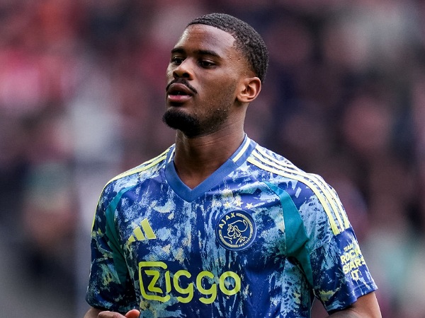 Bek muda Ajax, Jorrel Hato