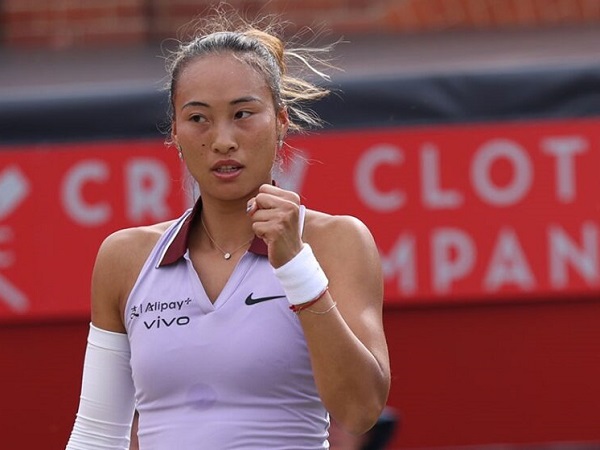 Emma Raducanu Tertunduk Lesu, Zheng Qinwen Jadi Semifinalis Di Queen's Club