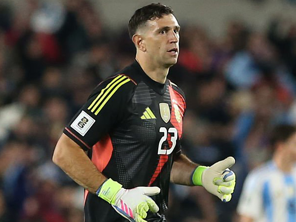 Emiliano Martinez.