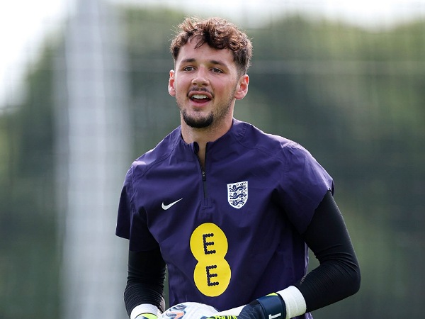 Kiper Burnley, James Trafford