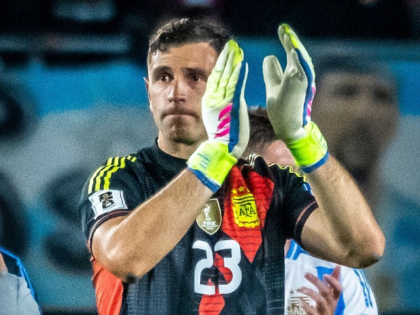Emiliano Martinez pernah bermain untuk Arsenal