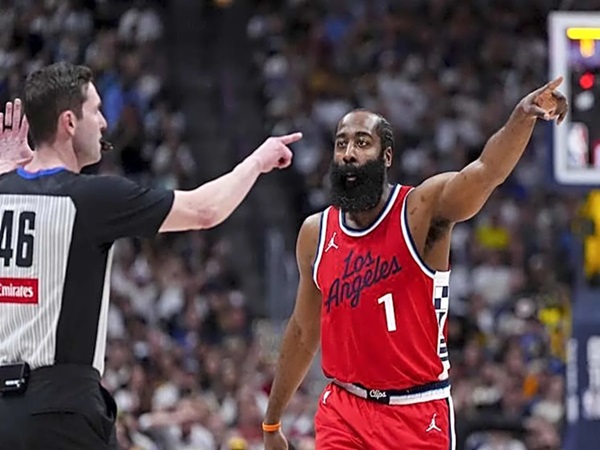 James Harden Sebut Tidak Mudah Menjaga Kawhi Leonard