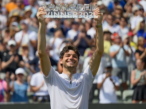 Bungkam Alexander Zverev, Taylor Fritz Akhiri Puasa Gelar Di Stuttgart