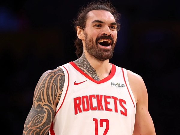 Sebagai veteran 11 tahun yang dihormati, Steven Adams tetap menjadi salah satu rebounder ofensif paling efektif di NBA. (Foto: AP)
