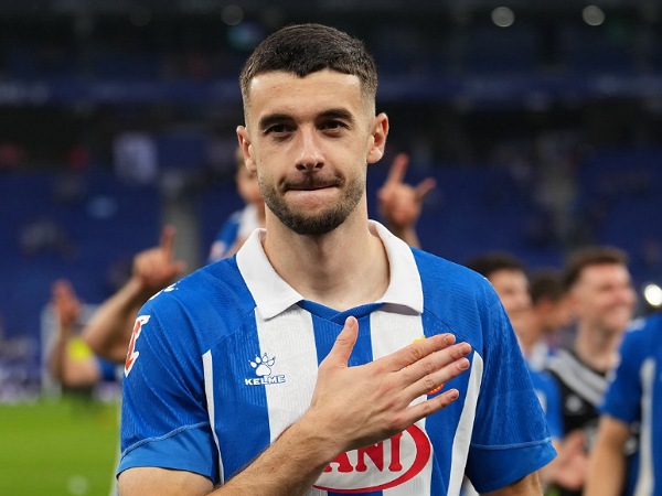 Joan Garcia lebih memilih Barcelona ketimbang Newcastle United