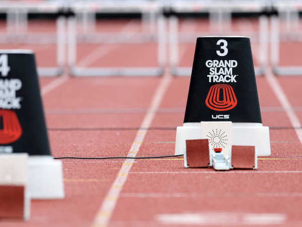 Grand Slam Track dimaksudkan sebagai format revolusioner atletik—singkat, cepat, dan fokus pada duel langsung antar pelari papan atas. (Foto: AP)