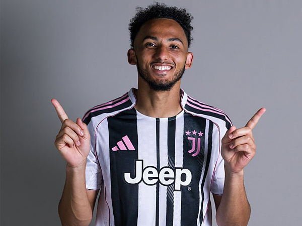 Lloyd Kelly.